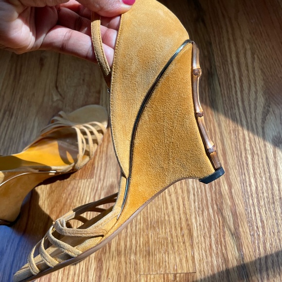 Gucci Yellow Suede Strappy Bamboo Detail Wedge Sandals Size 38 - Picture 4 of 10